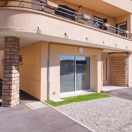 L'aindus De Brou- Parking Prive- Rdc アパート *